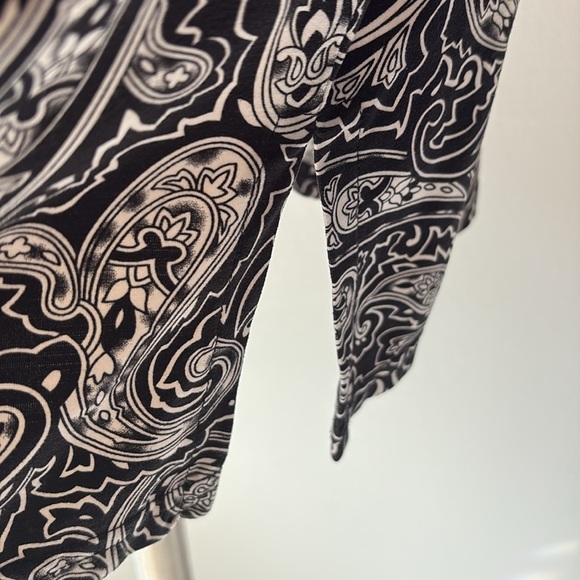Avenue women’s plus Paisley Black and White button up Top polyester split sleeve - Picture 6 of 11
